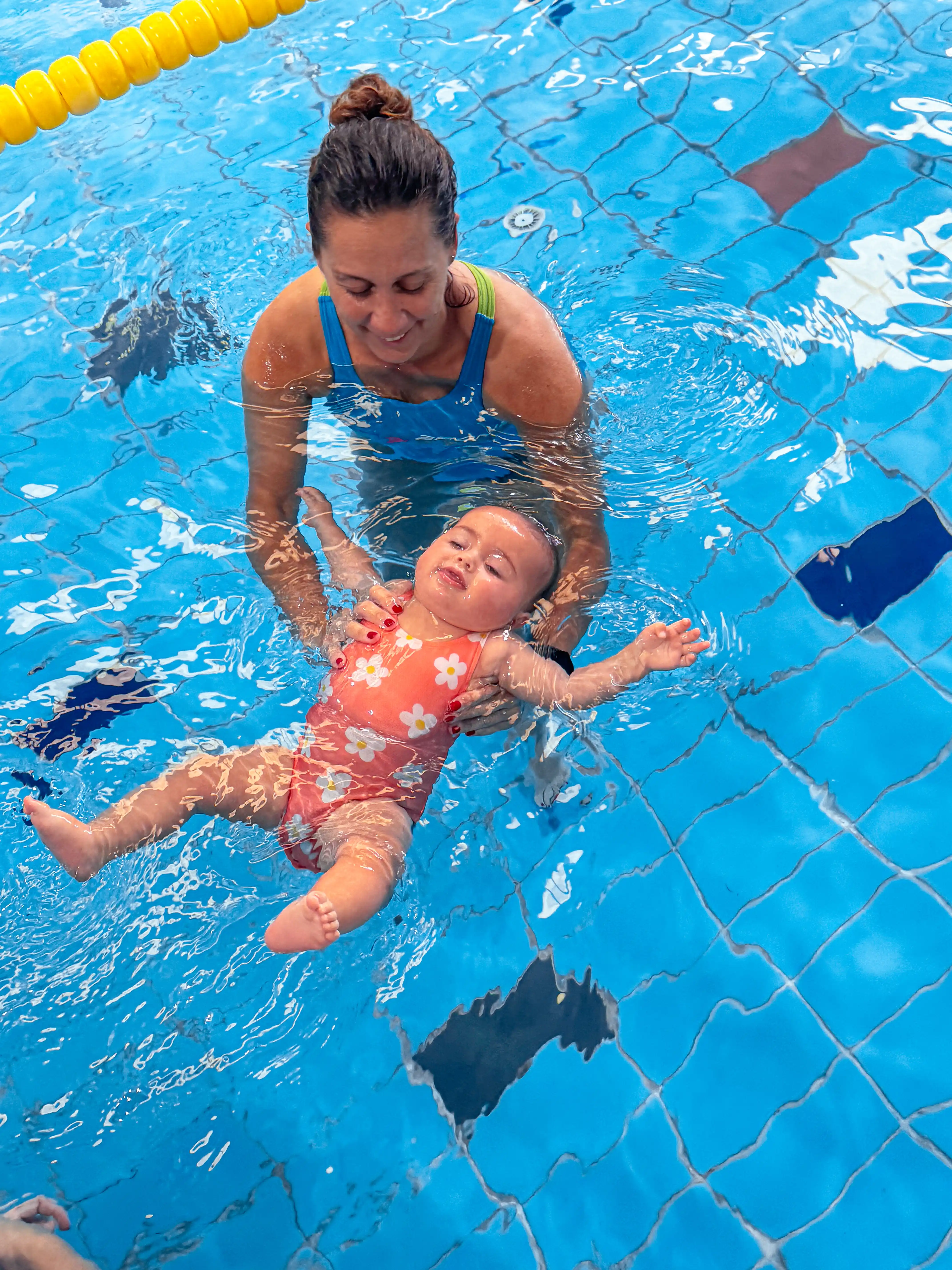 Matronatación - Clases de natación para bebés desde los 40 días hasta los 18 meses